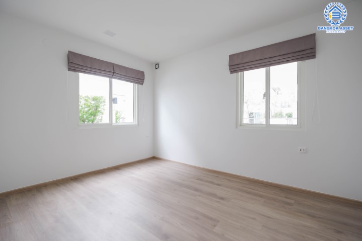 บ้านเดี่ยวมือสอง นนทบุรี ม.พฤกษ์ลดา ราชพฤกษ์-345 เนื้อที่กว้างขวางมากถึง 53.40 ตร.ว. ฟังก์ชัน 3 ห้องนอน 3 ห้องน้ำ ที่จอดรถ 2 คัน บ้านสภาพใหม่เอี่ยม พร้อมเข้าอยู่ ตั้งบนทำเลเดินทางสะดวก ใกล้รถไฟฟ้าสายสีม่วง "สถานีคลองบางไผ่" และจุดขึ้นทางด่วน "ศรีรัช(แจ้งวัฒนะ)"